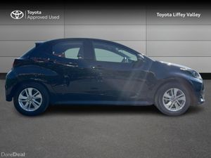 Toyota Yaris YARIS HYBRID LUNA - Image 3
