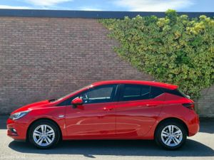 Vauxhall Astra 1.6 CDTI DESIGN FINANCE AVAILABLE - Image 4