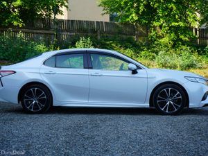 2019 Toyota Camry WS Hybrid - Image 2