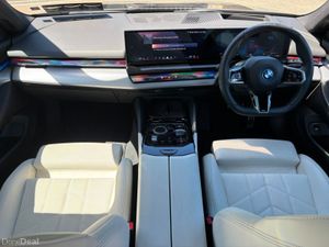 BMW i5 IVORY LEATHER M-SPORT COMFORT ACCESS HARMAN - Image 2