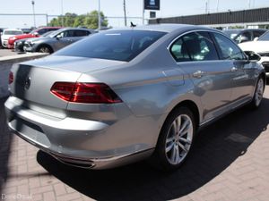 2016 VW PASSAT GTE - Image 4