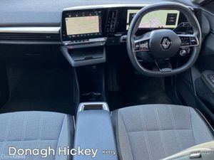 Renault Megane E-Tech EV60 220hp Techno - Image 2