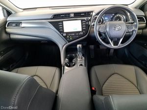Toyota Camry HYBRID AUTO - Image 3