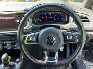 Volkswagen T-Roc SPORT 2.0 TDI AUTO // VERY LOW MI - Image 4