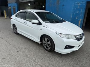 2015 Honda Fit Hybrid Automatic/ G leather spec - Image 3