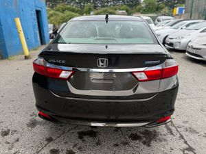 2015 Honda Grace Automatic/ G leather Spec - Image 3