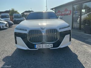 2025 - BMW  i7 - Image 4