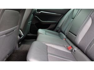 Skoda Octavia EDITION 30 2.0 TDI 115 BHP- HEATED S - Image 3