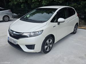 Honda Fit Hybrid Automatic 2016 Low Miles - Image 3