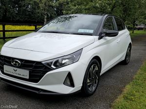 2021 Hyundai i20 Deluxe 2 Tone Low Kms - Image 3