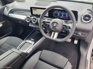 Mercedes-Benz GLB GLB200d AMG LinE PLUS AUTO *(7 S - Image 2
