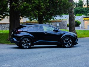 Toyota C-HR 1.8 Petrol Hybrid Auto G Packge Luna - Image 4