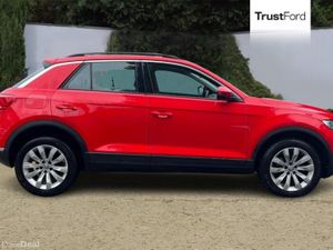 Volkswagen T-Roc SE - Image 3