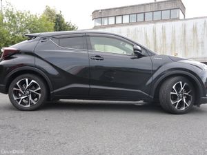 TOYOTA C-HR 2018 Black HYBRID - Image 4
