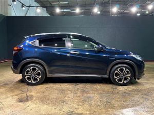 Honda Vezel 1.5 HYBRID AUTOMATIC - FACTORY ALOYS - - Image 3