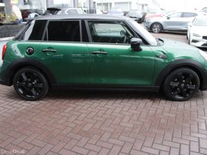 2.0 SD COOPER EDITION 5DR HATCHBACK AUTO  AS NEW - Image 3
