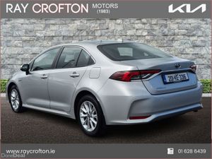 Toyota Corolla 1.8 Hybrid Luna Saloon - Image 4