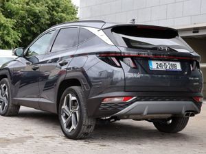 Hyundai Tucson 2WD Executive Plus HEV STG Auto - Image 4