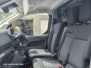 Peugeot Expert Professional Plus L2 1.5 BlueHDi 12 - Image 4
