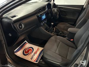 Toyota Corolla 1.4 D-4D LUNA 4DR - Image 2