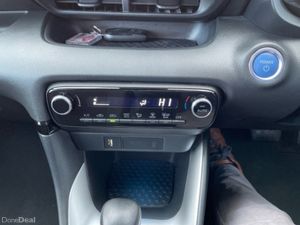 Toyota Yaris - Hybrid - LUNASPORT Edition - 1.5 - - Image 4
