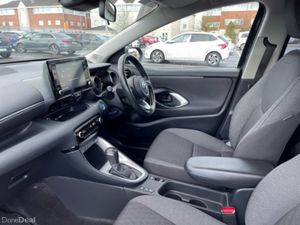 Toyota Yaris - Hybrid - LUNASPORT Edition - 1.5 - - Image 2