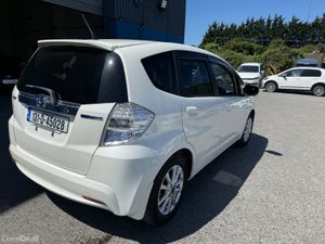 2013 Honda Fit Hybrid  Automatic/ Leather spec - Image 4