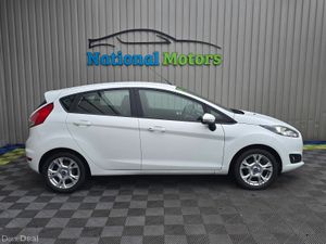 2014 Ford Fiesta 1.25 Zetec Petrol - Image 2