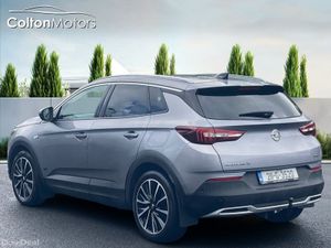 Opel Grandland X SRI 1.6i (Plug In Hybrid) - Image 3