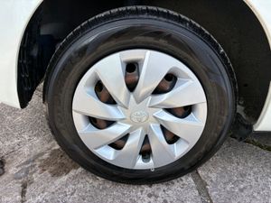Toyota Yaris 1.0 petrol automatic - Image 2