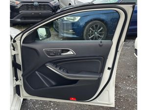 Mercedes-Benz A-Class A180 Automatic Low Mileage ( - Image 4