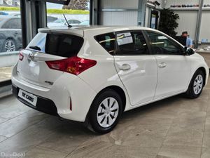 15 TOYOTA AURIS 1.3 PETROL 5 DOOR - Image 3