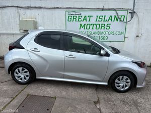 Toyota Yaris 1.5 petrol hybrid automatic - Image 4