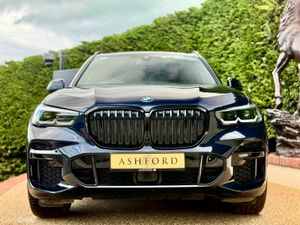 BMW X5 45e M SPORT adjustable suspension low km - Image 2