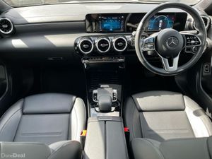 Mercedes-Benz CLA 180 Progressive Line Coupe **Low - Image 4