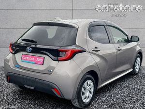 Toyota Yaris Hybrid - Image 3