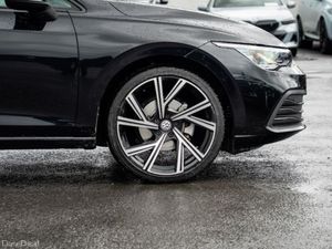 Volkswagen Golf LIFE TSI - Image 4