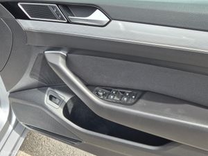 Volkswagen Passat  BUSINESS 2.0 TDI - Image 4