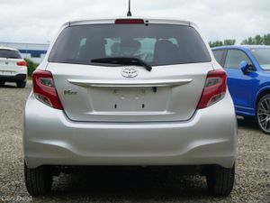 2016 Toyota Yaris Automatic - Image 4