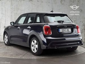 Mini Cooper 5-Door Cooper Classic - Image 2