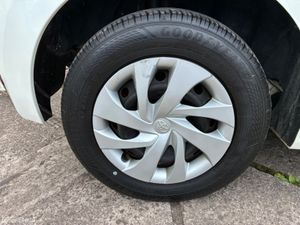 Toyota Yaris 1.0 petrol automatic - Image 2