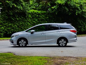 2018 Honda Shuttle 1.5 Petrol Hybrid Auto Top Spec - Image 4