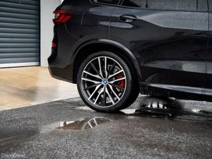 BMW X5 XDRIVE45E M SPORT **PRO PACK + TECH PACK** - Image 4
