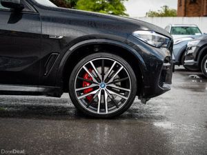 BMW X5 XDRIVE45E M SPORT **PRO PACK + TECH PACK** - Image 3