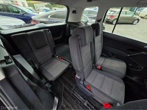 Volkswagen Touran ( 172 REG ) 1.4 TSI AUTOMATIC 7 - Image 4
