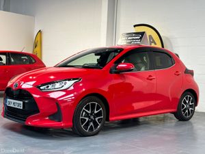 2020 Toyota Yaris 1.5 Hybrid Auto,Top Specs - Image 3