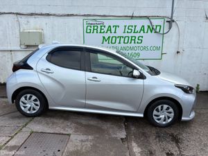 Toyota Yaris 1.5 petrol hybrid automatic - Image 4