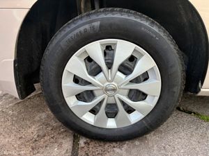 Nissan Serena 2.0 petrol hybrid automatic - Image 2