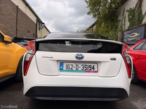 Toyota Prius 2016 with warranty - Image 3