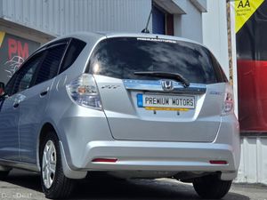 Honda Fit Hybrid Automatic - Image 4